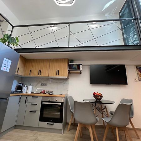 City Center Loft With Private Parking Kavála Luaran gambar